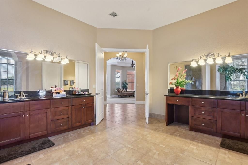 En Venta: $1,650,000 (6 camas, 4 baños, 10454 Pies cuadrados)