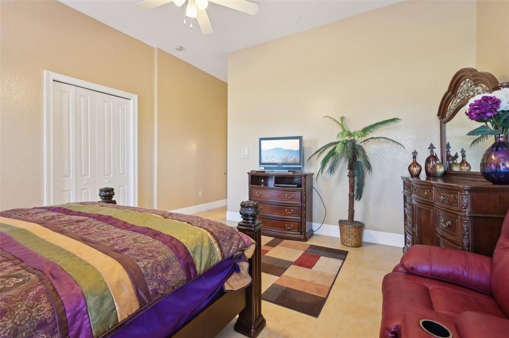 En Venta: $1,650,000 (6 camas, 4 baños, 10454 Pies cuadrados)