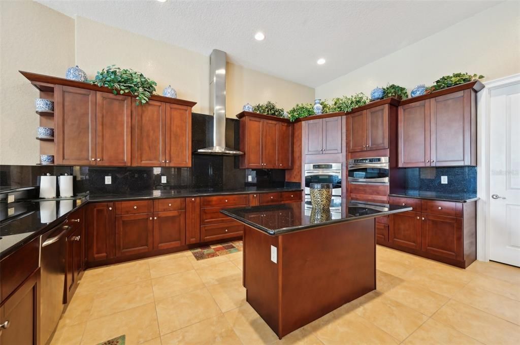 En Venta: $1,650,000 (6 camas, 4 baños, 10454 Pies cuadrados)