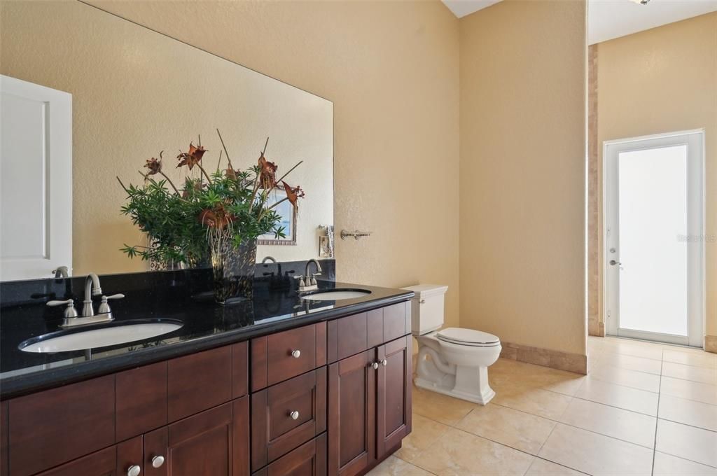 En Venta: $1,650,000 (6 camas, 4 baños, 10454 Pies cuadrados)