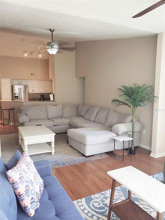 For Sale: $289,000 (3 beds, 2 baths, 1352 Square Feet)