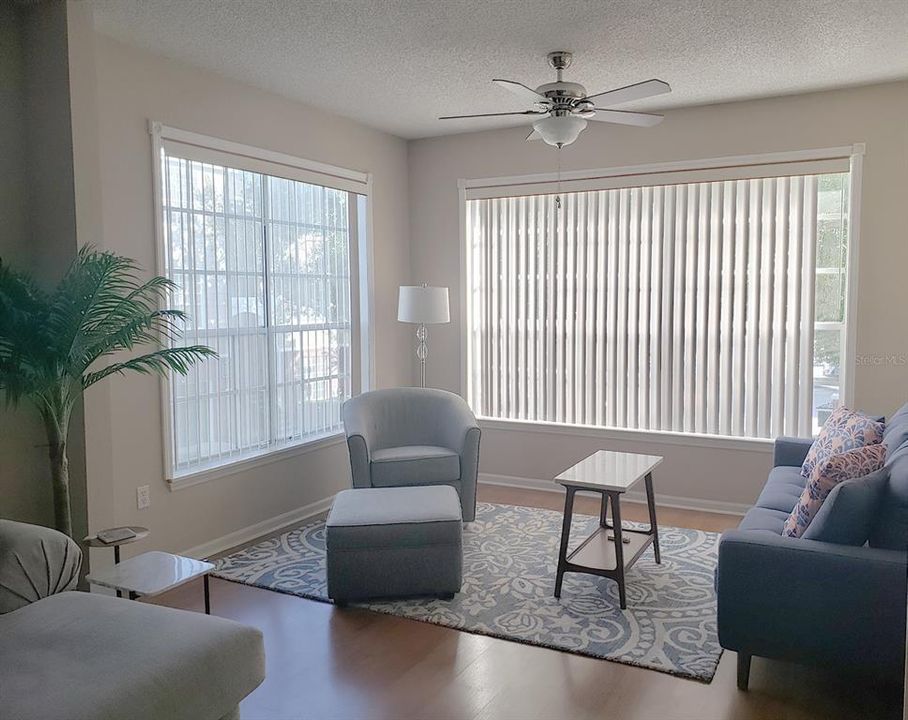 For Sale: $289,000 (3 beds, 2 baths, 1352 Square Feet)