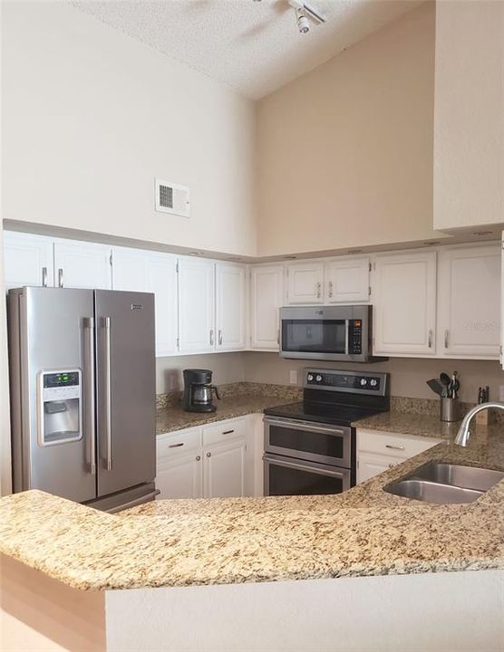 For Sale: $289,000 (3 beds, 2 baths, 1352 Square Feet)