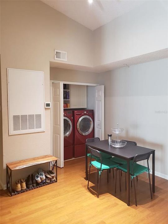 For Sale: $289,000 (3 beds, 2 baths, 1352 Square Feet)