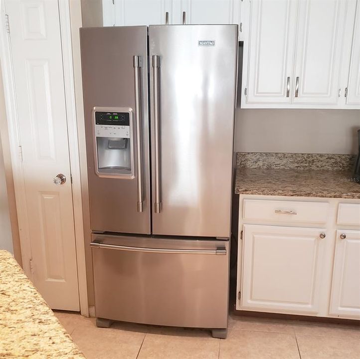 For Sale: $289,000 (3 beds, 2 baths, 1352 Square Feet)