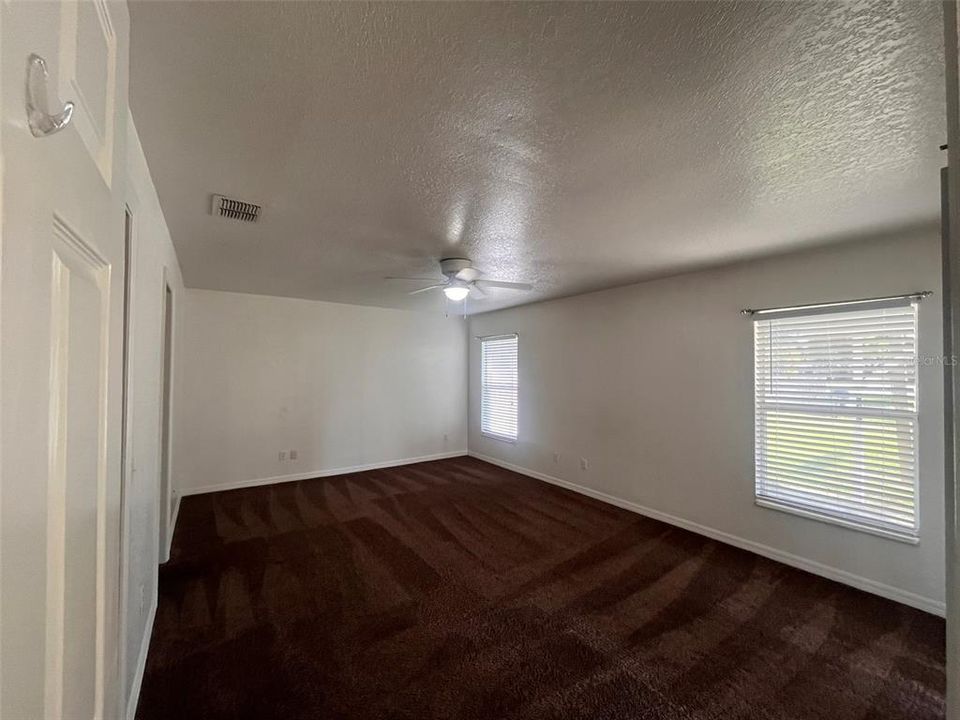 For Rent: $1,950 (3 beds, 2 baths, 1513 Square Feet)