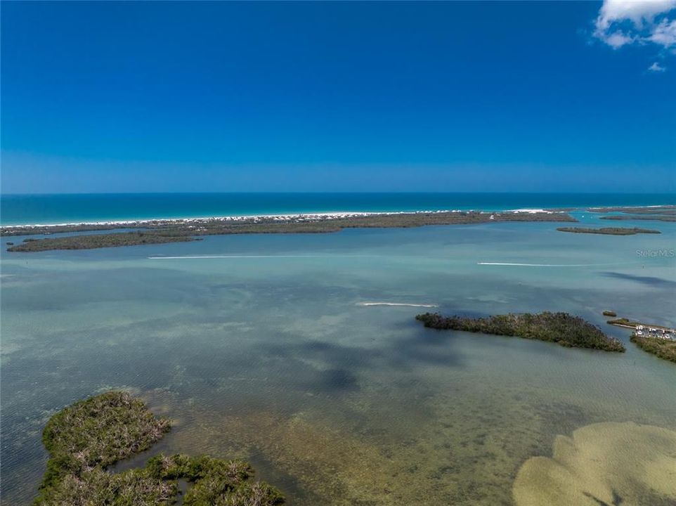 En Venta: $1,750,000 (3 camas, 4 baños, 2806 Pies cuadrados)