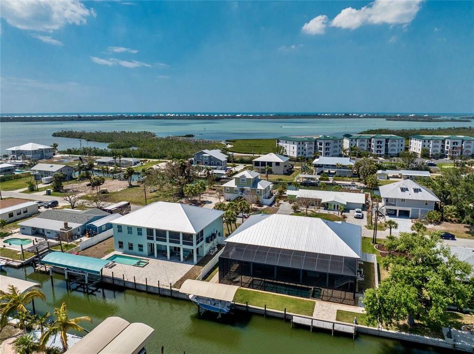 En Venta: $1,750,000 (3 camas, 4 baños, 2806 Pies cuadrados)