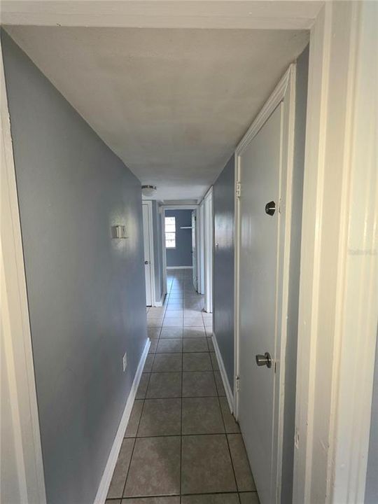 For Rent: $1,350 (3 beds, 1 baths, 1076 Square Feet)