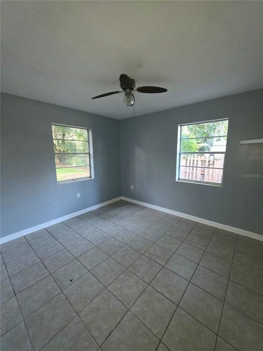 For Rent: $1,350 (3 beds, 1 baths, 1076 Square Feet)