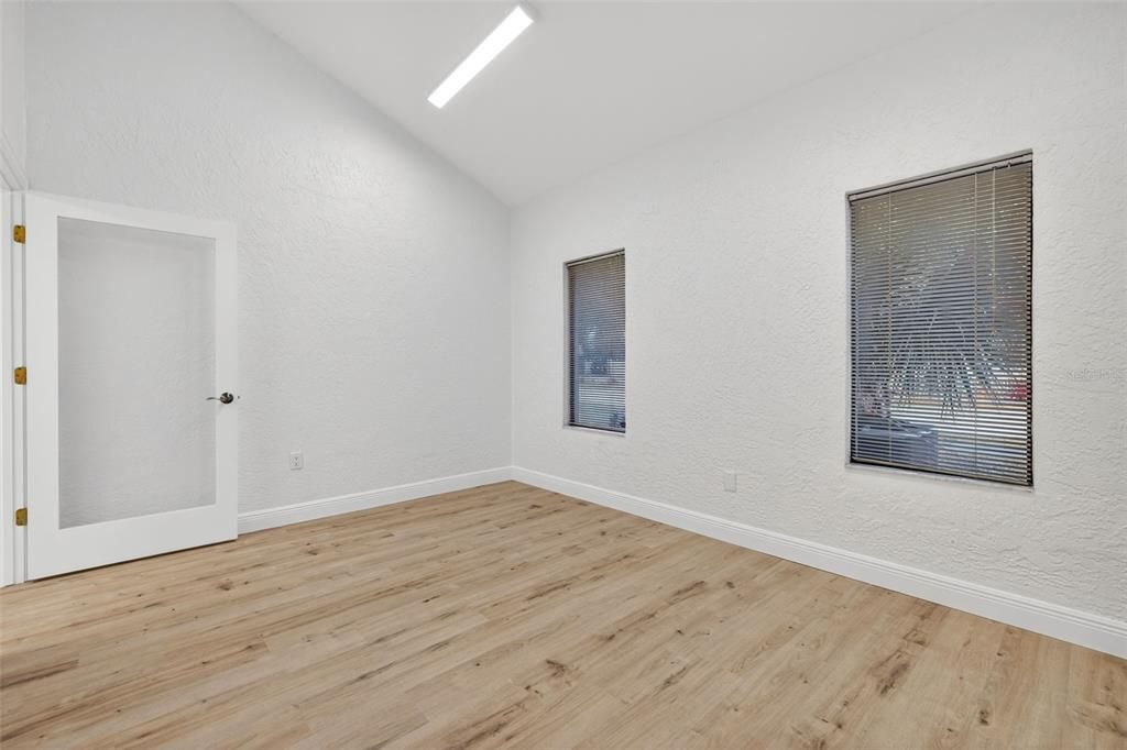 For Sale: $204,900 (0 beds, 0 baths, 880 Square Feet)