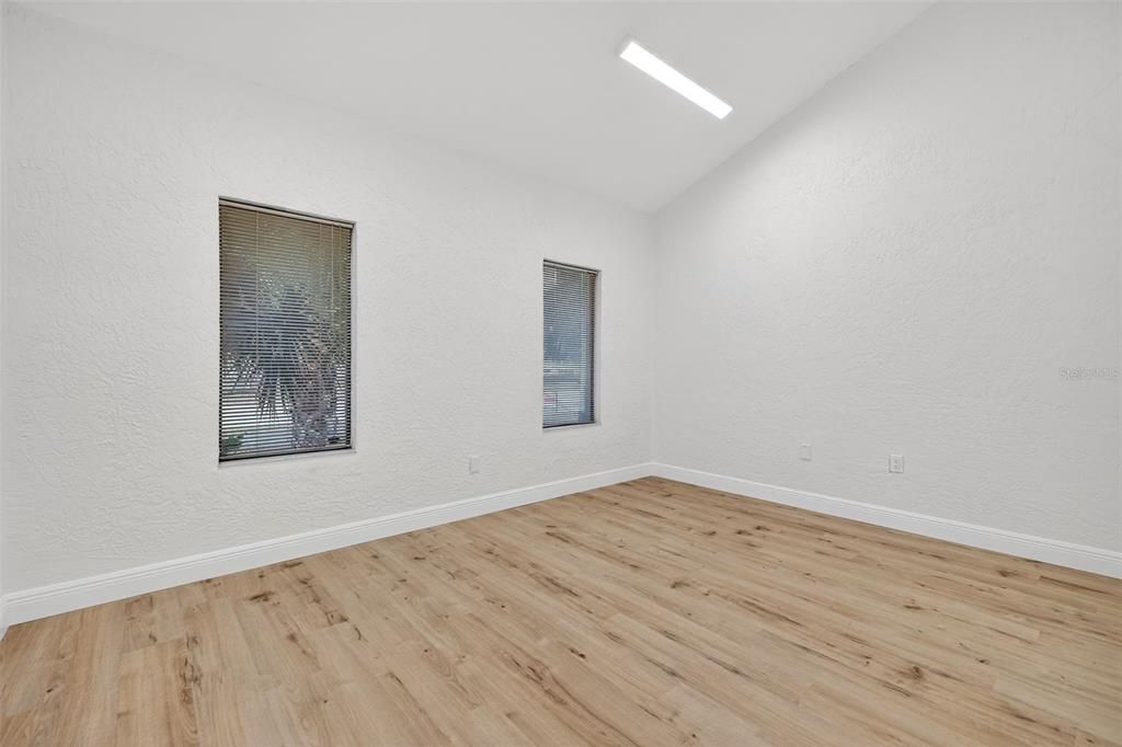 For Sale: $204,900 (0 beds, 0 baths, 880 Square Feet)