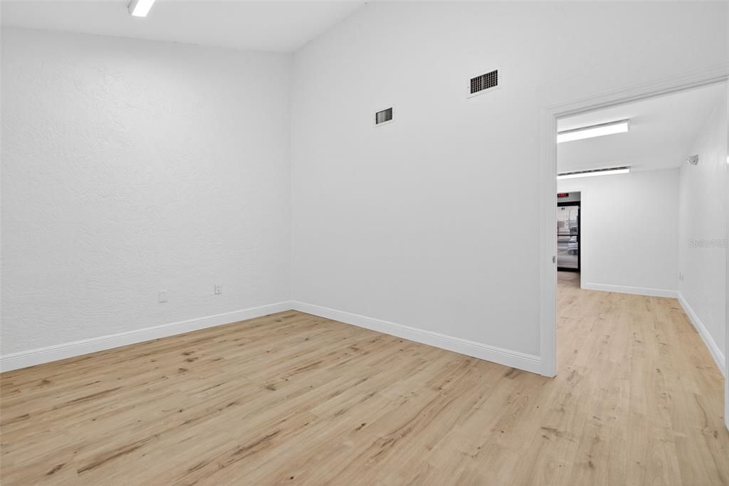 For Sale: $204,900 (0 beds, 0 baths, 880 Square Feet)
