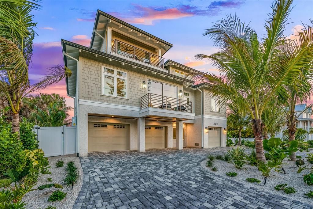 En Venta: $4,400,000 (4 camas, 4 baños, 3200 Pies cuadrados)