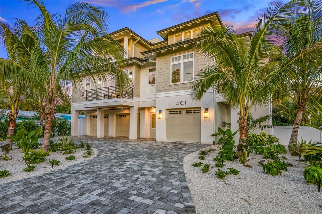 En Venta: $4,400,000 (4 camas, 4 baños, 3200 Pies cuadrados)