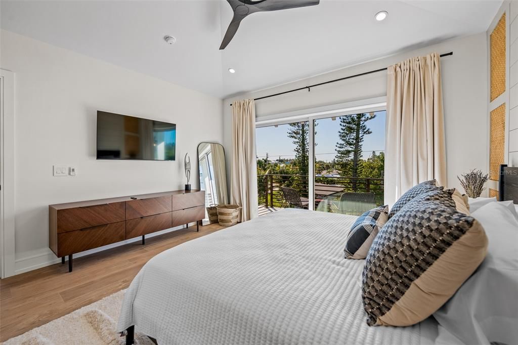 En Venta: $4,400,000 (4 camas, 4 baños, 3200 Pies cuadrados)