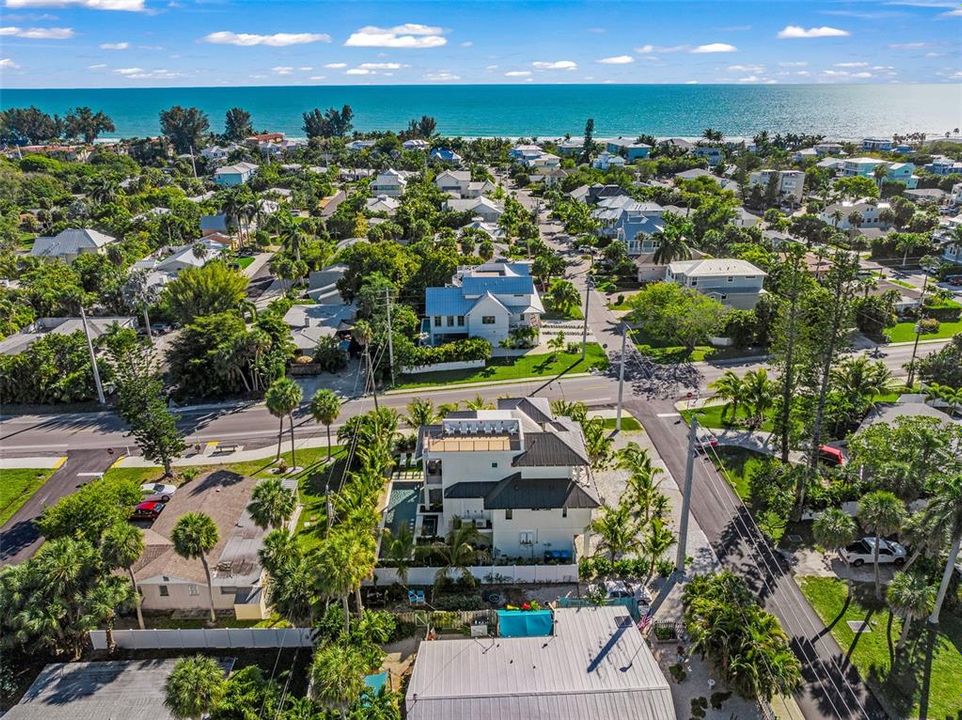 En Venta: $4,400,000 (4 camas, 4 baños, 3200 Pies cuadrados)