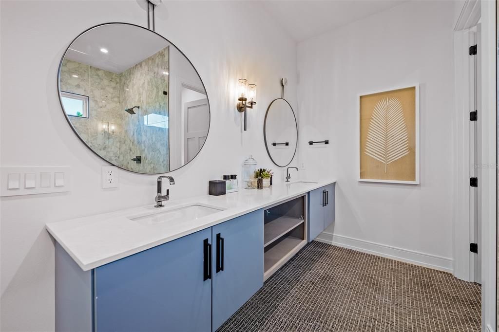 En Venta: $4,400,000 (4 camas, 4 baños, 3200 Pies cuadrados)