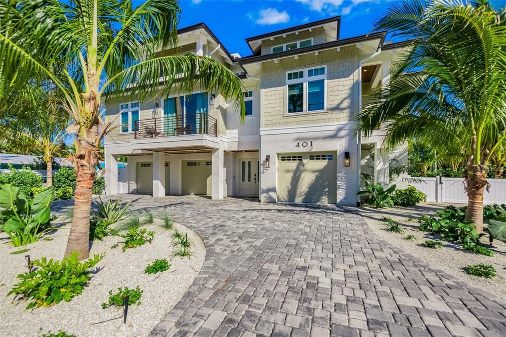 En Venta: $4,400,000 (4 camas, 4 baños, 3200 Pies cuadrados)