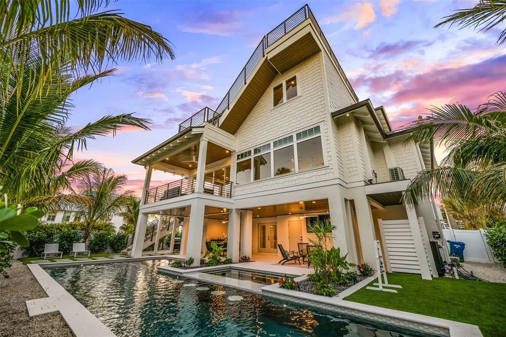 En Venta: $4,400,000 (4 camas, 4 baños, 3200 Pies cuadrados)