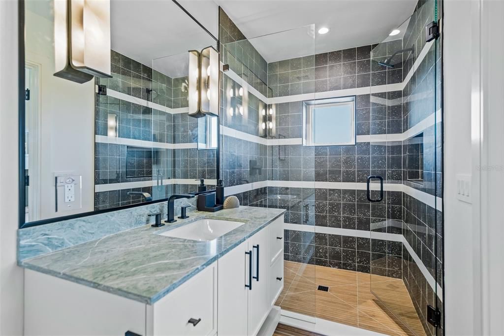 En Venta: $4,400,000 (4 camas, 4 baños, 3200 Pies cuadrados)