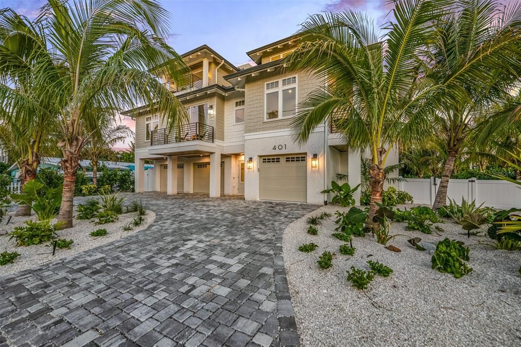 En Venta: $4,400,000 (4 camas, 4 baños, 3200 Pies cuadrados)