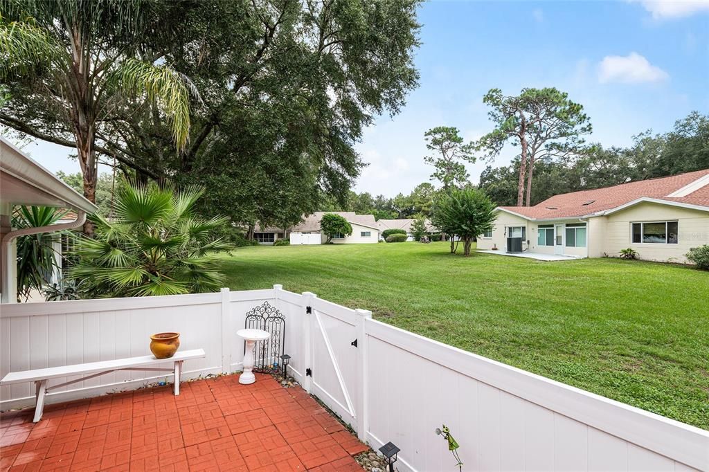 Active With Contract: $250,000 (2 beds, 2 baths, 1886 Square Feet)