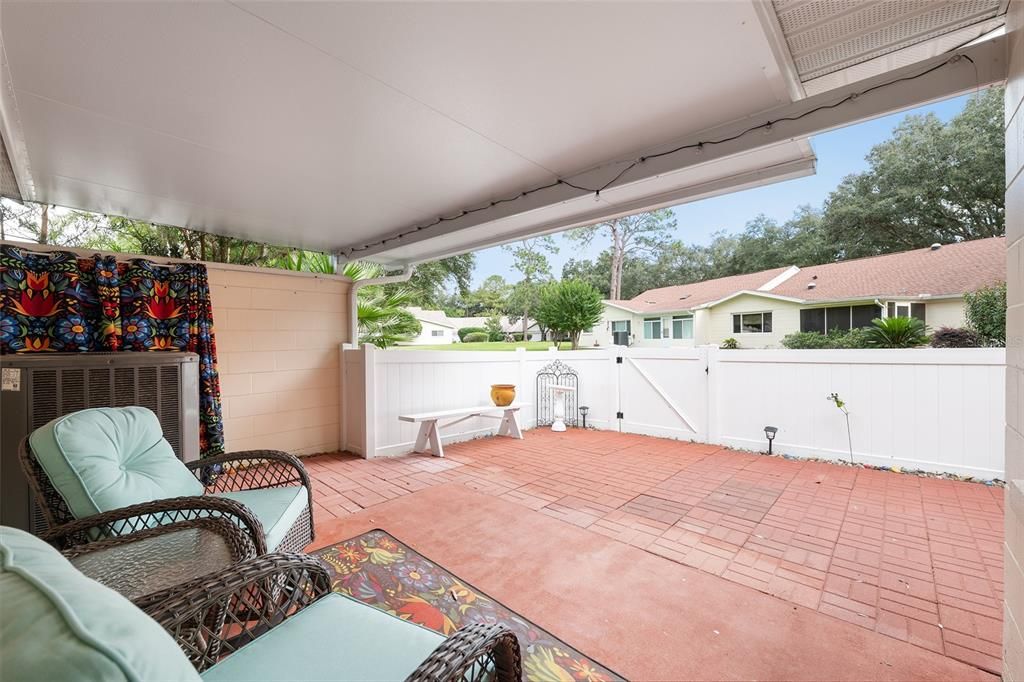 Active With Contract: $250,000 (2 beds, 2 baths, 1886 Square Feet)