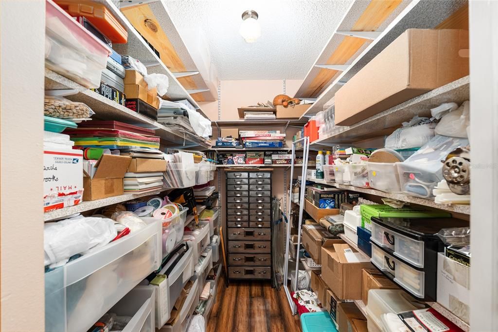 Active With Contract: $250,000 (2 beds, 2 baths, 1886 Square Feet)