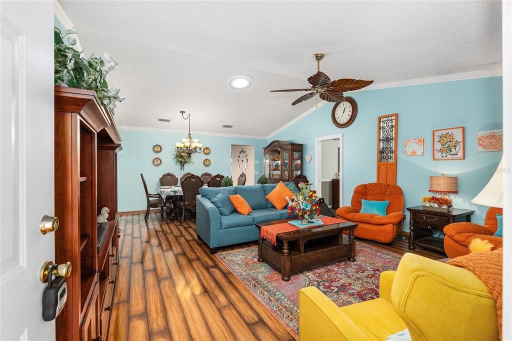 Active With Contract: $250,000 (2 beds, 2 baths, 1886 Square Feet)