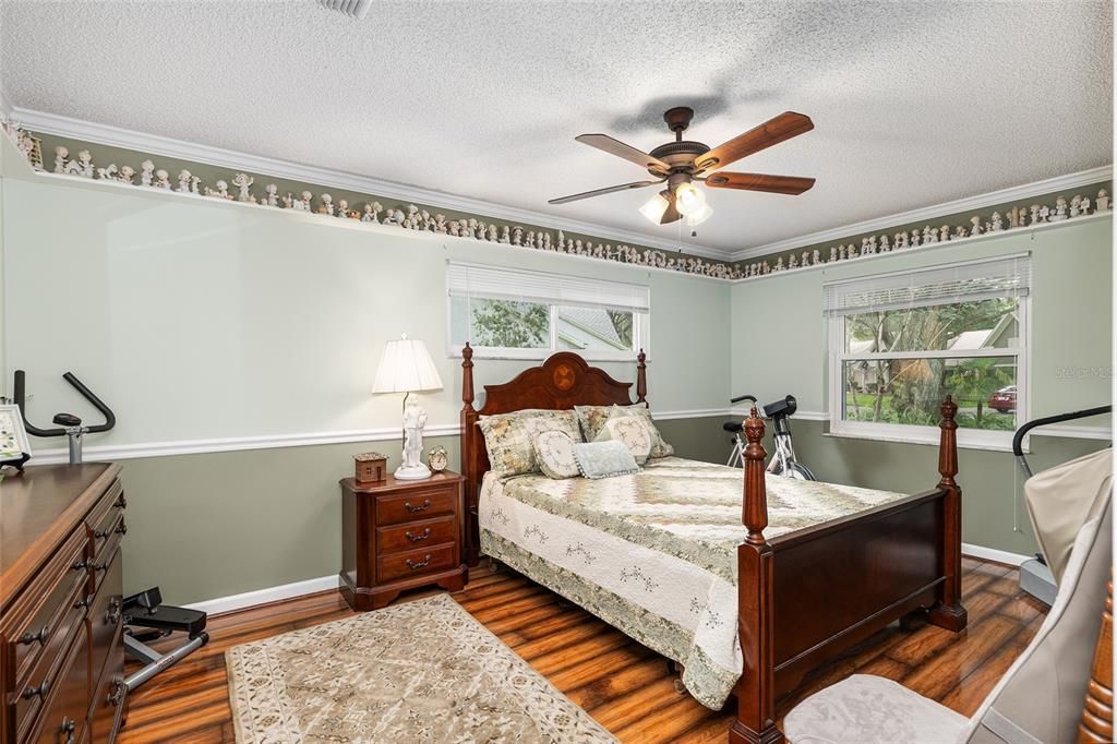 Active With Contract: $250,000 (2 beds, 2 baths, 1886 Square Feet)