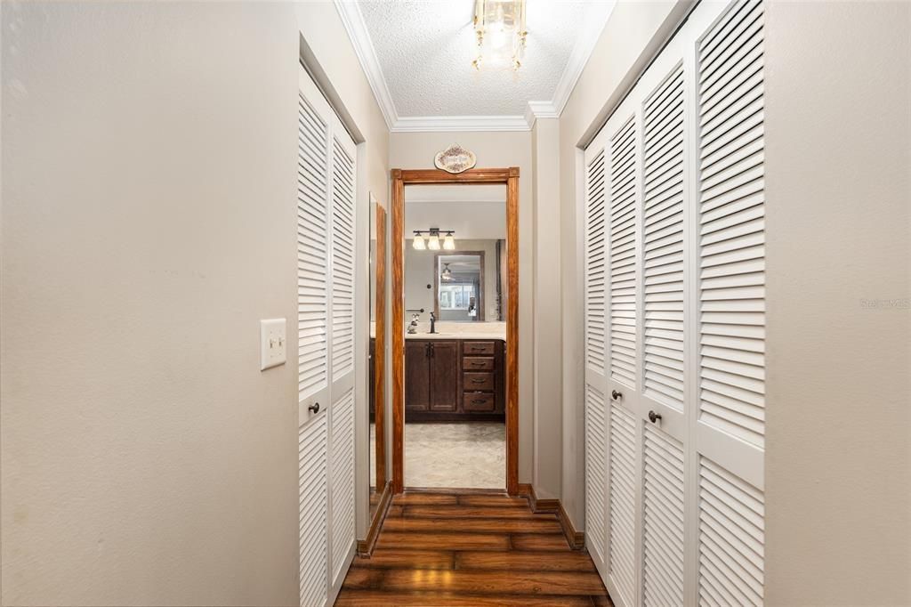 Active With Contract: $250,000 (2 beds, 2 baths, 1886 Square Feet)