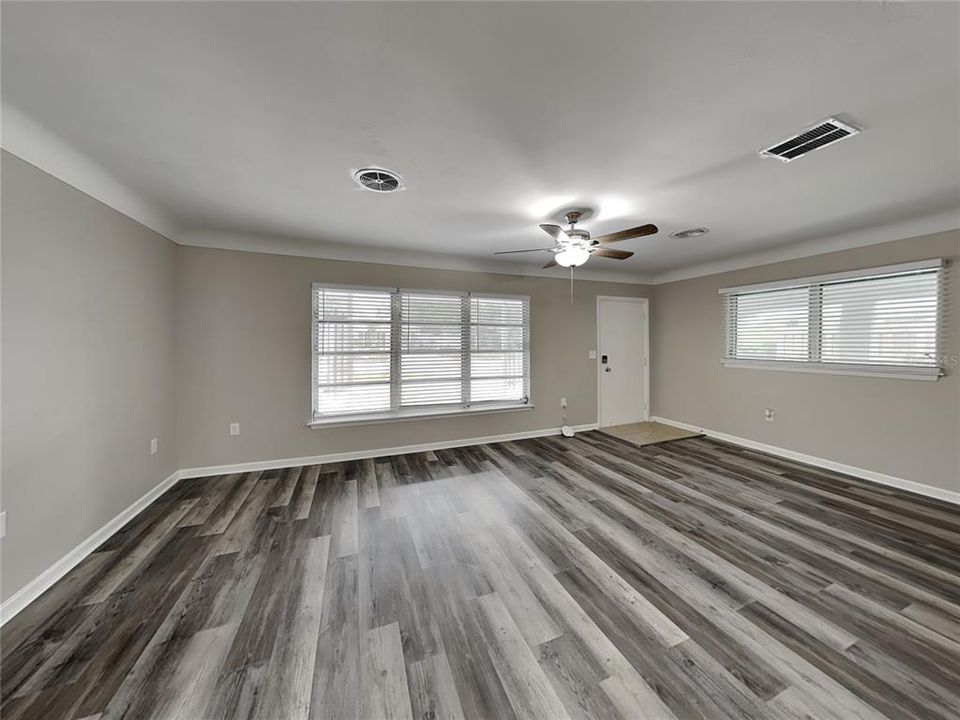 Active With Contract: $1,859 (2 beds, 2 baths, 1419 Square Feet)