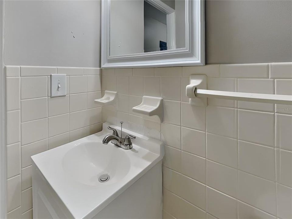 Active With Contract: $1,859 (2 beds, 2 baths, 1419 Square Feet)
