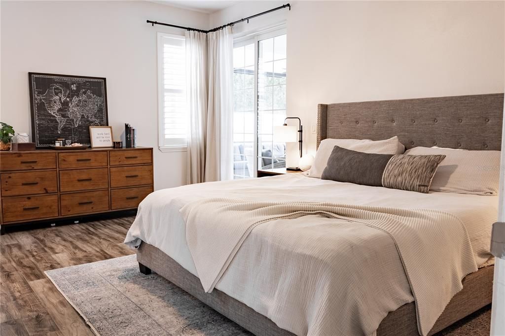 Active With Contract: $699,000 (5 beds, 2 baths, 3000 Square Feet)