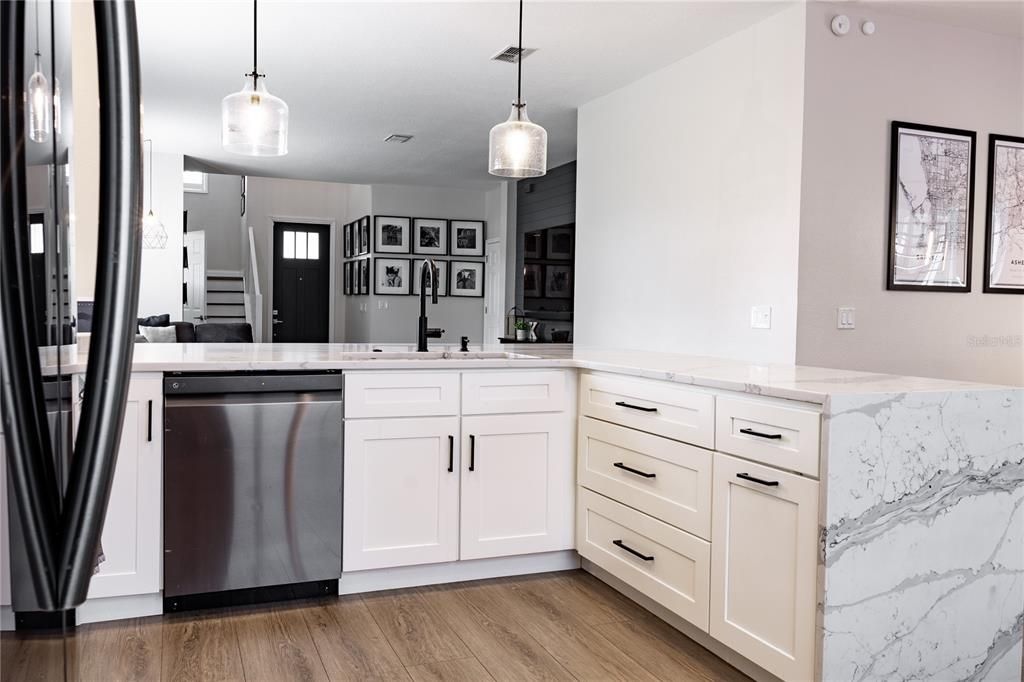 Active With Contract: $699,000 (5 beds, 2 baths, 3000 Square Feet)