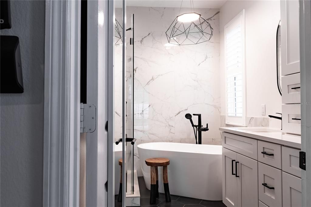 Active With Contract: $699,000 (5 beds, 2 baths, 3000 Square Feet)