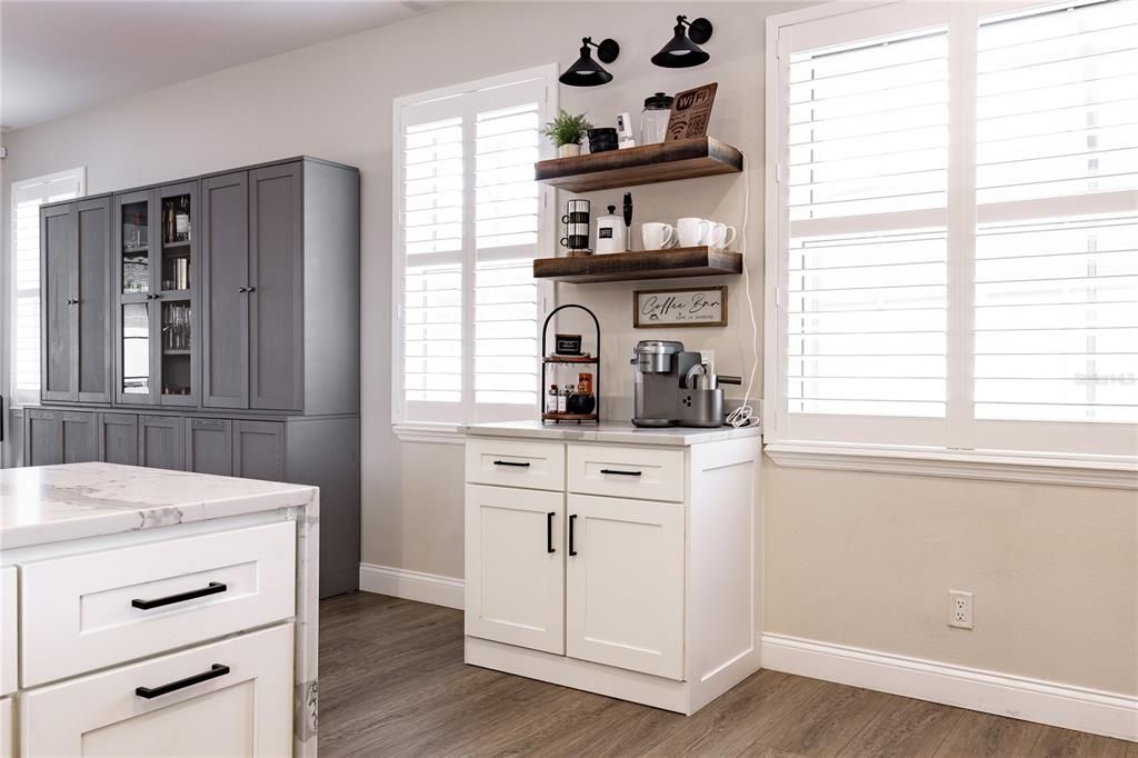 Active With Contract: $699,000 (5 beds, 2 baths, 3000 Square Feet)