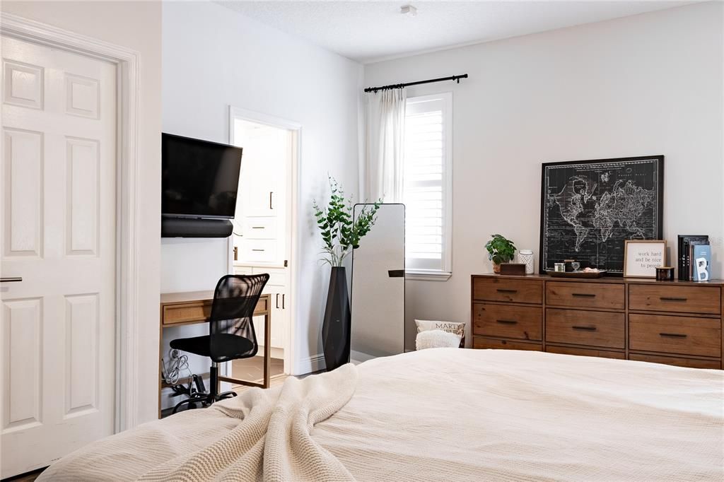 Active With Contract: $699,000 (5 beds, 2 baths, 3000 Square Feet)