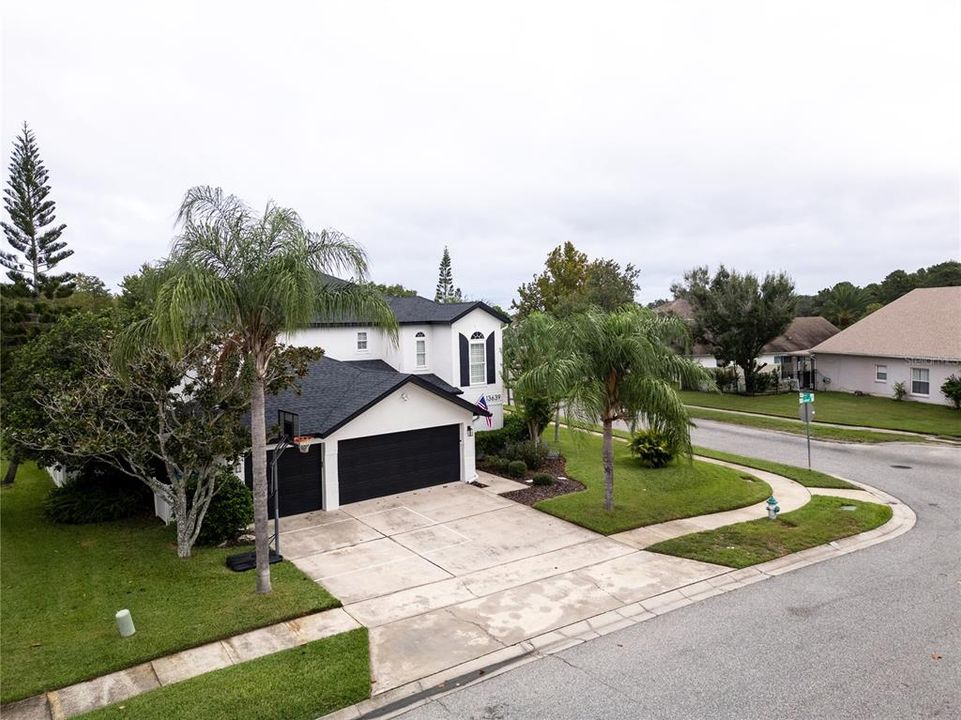 Active With Contract: $699,000 (5 beds, 2 baths, 3000 Square Feet)