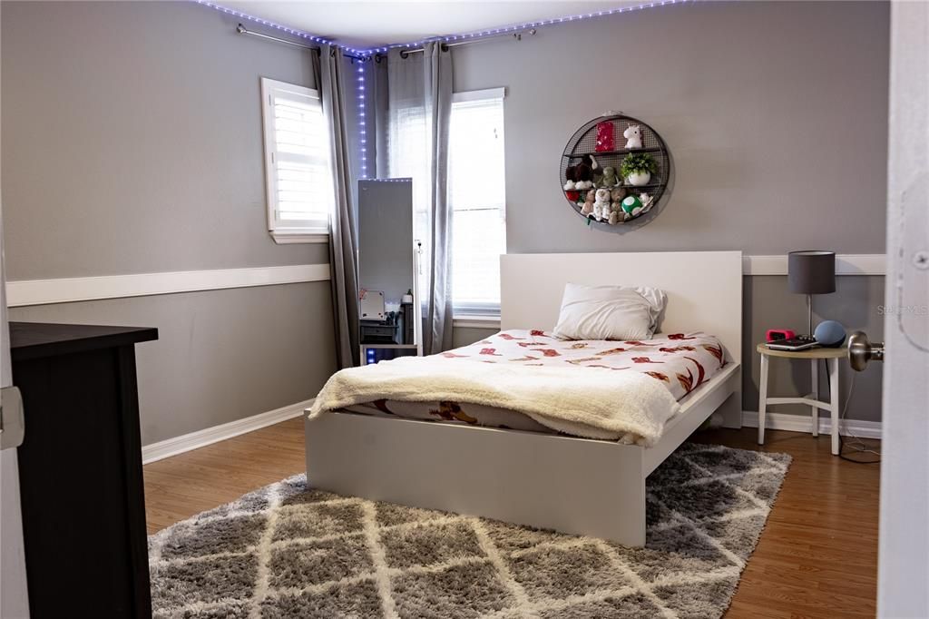 Active With Contract: $699,000 (5 beds, 2 baths, 3000 Square Feet)