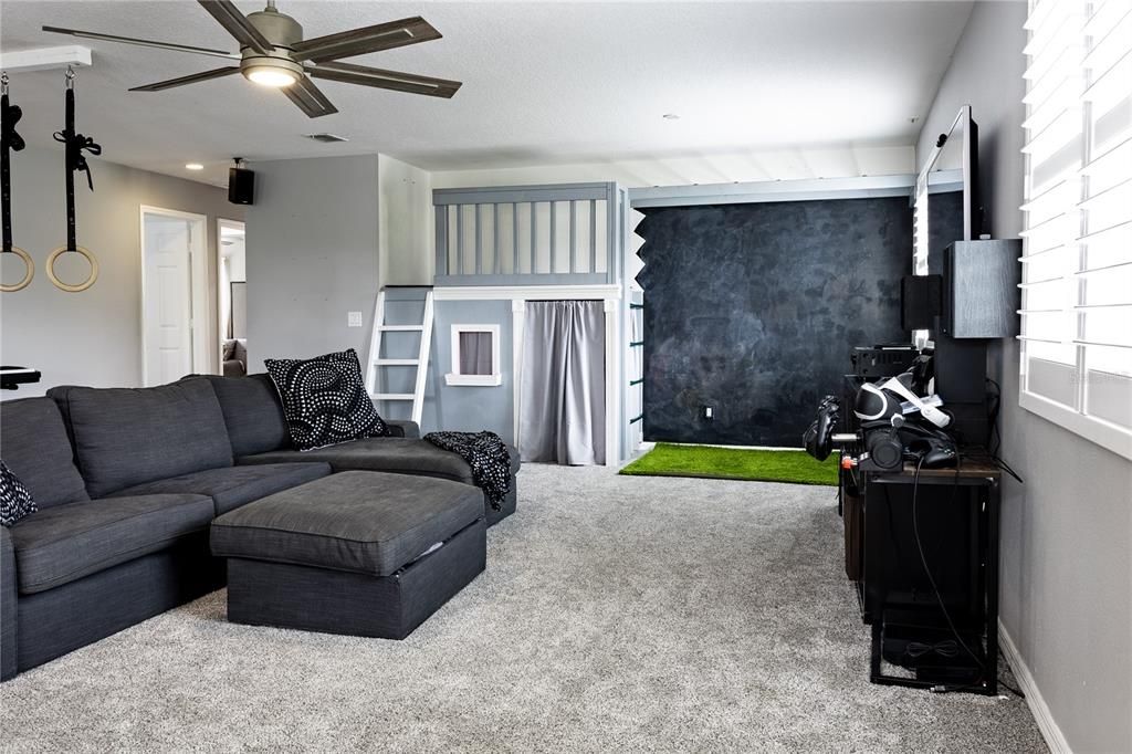 Active With Contract: $699,000 (5 beds, 2 baths, 3000 Square Feet)