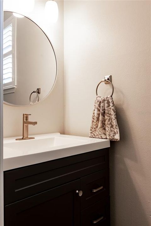 Active With Contract: $699,000 (5 beds, 2 baths, 3000 Square Feet)