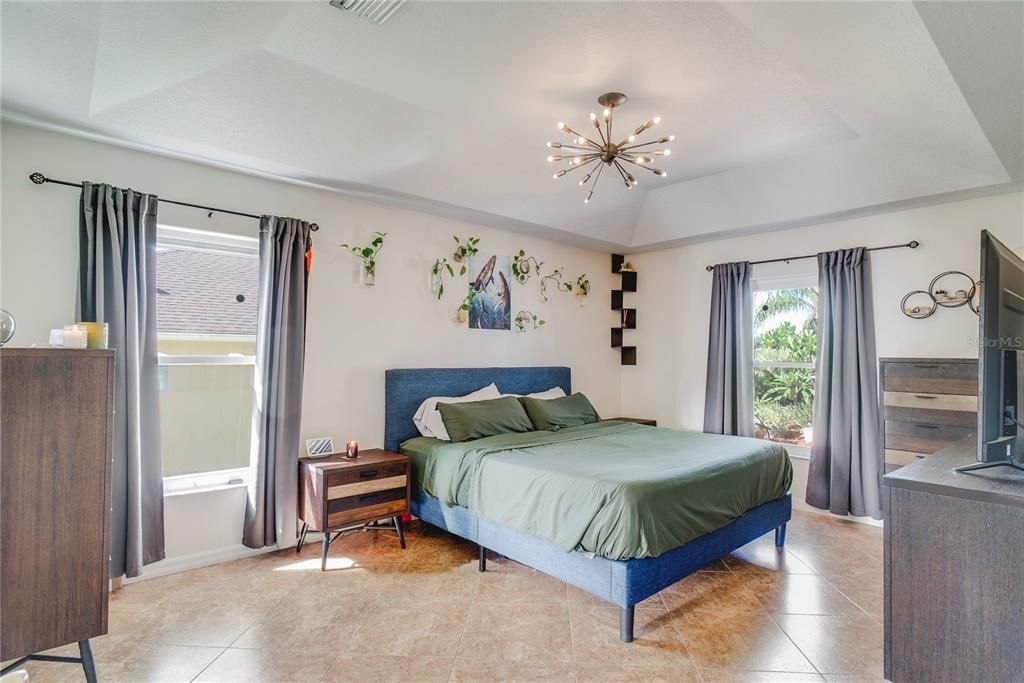 На продажу: $395,000 (3 спален, 2 ванн, 1903 Квадратных фут)