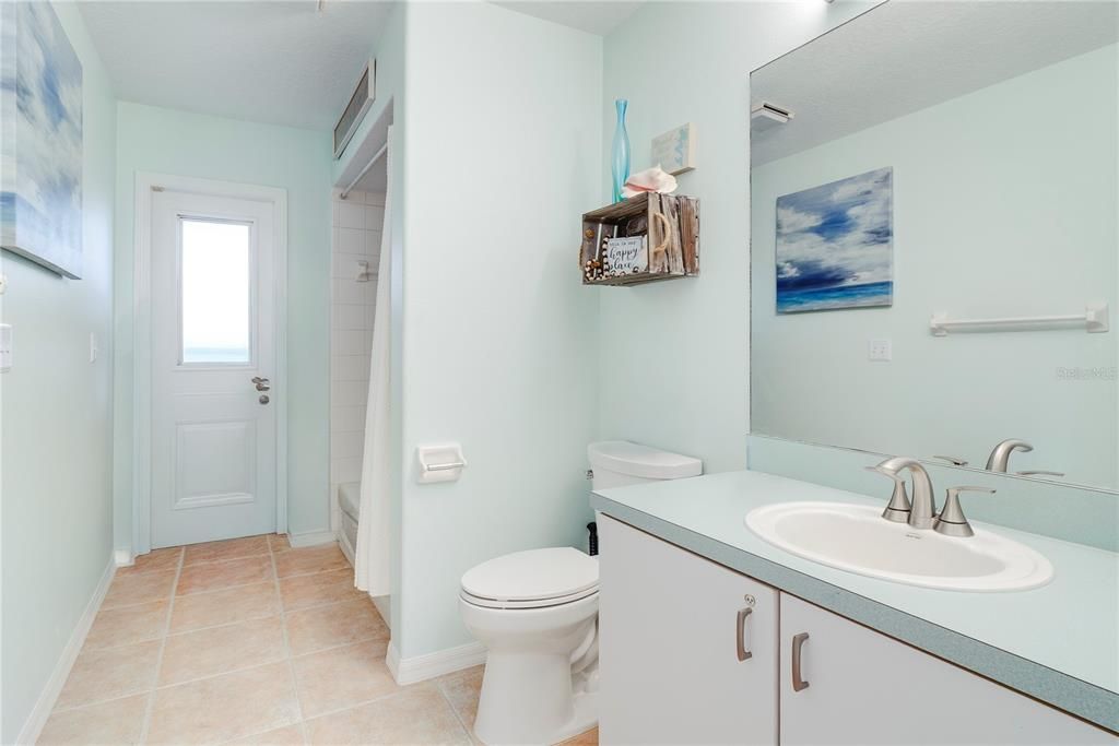 На продажу: $395,000 (3 спален, 2 ванн, 1903 Квадратных фут)