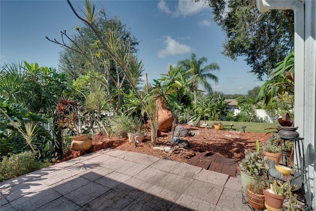 На продажу: $395,000 (3 спален, 2 ванн, 1903 Квадратных фут)