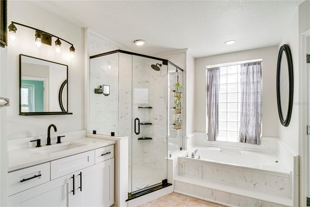 На продажу: $395,000 (3 спален, 2 ванн, 1903 Квадратных фут)