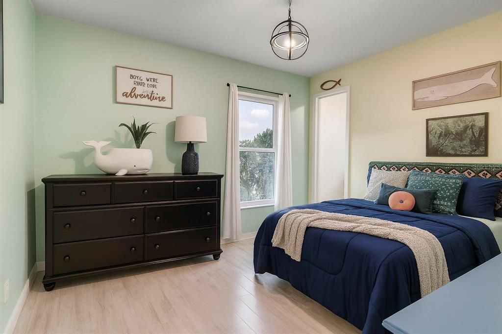 На продажу: $395,000 (3 спален, 2 ванн, 1903 Квадратных фут)