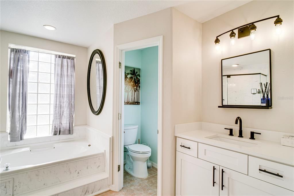 На продажу: $395,000 (3 спален, 2 ванн, 1903 Квадратных фут)