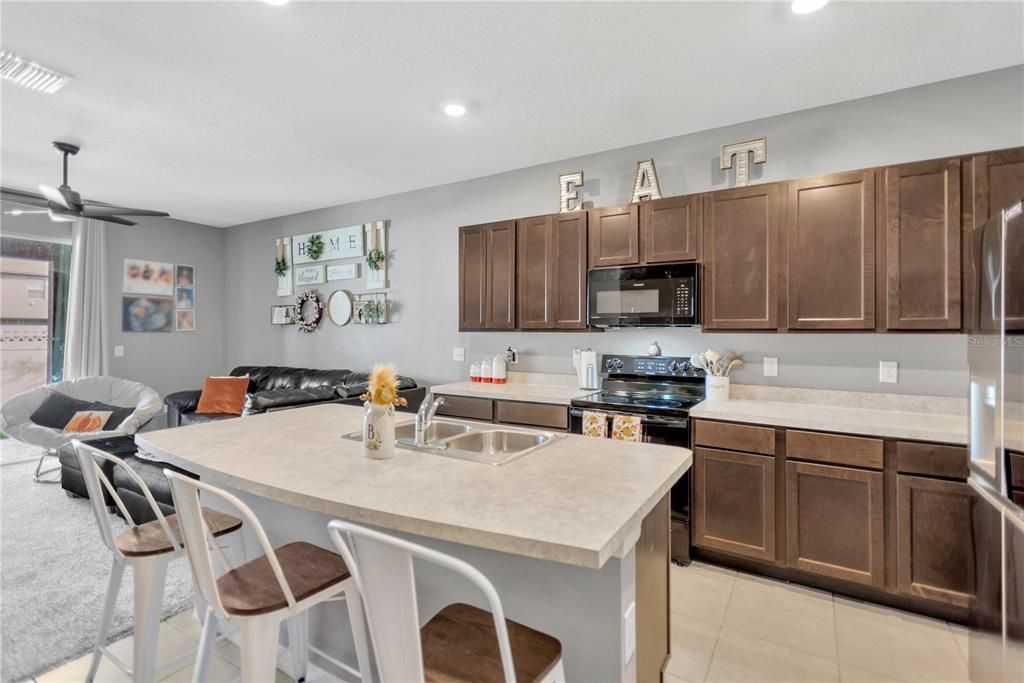 En Venta: $244,000 (3 camas, 2 baños, 1707 Pies cuadrados)